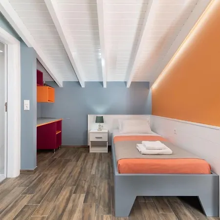 Apartament Colorful House Kremastí